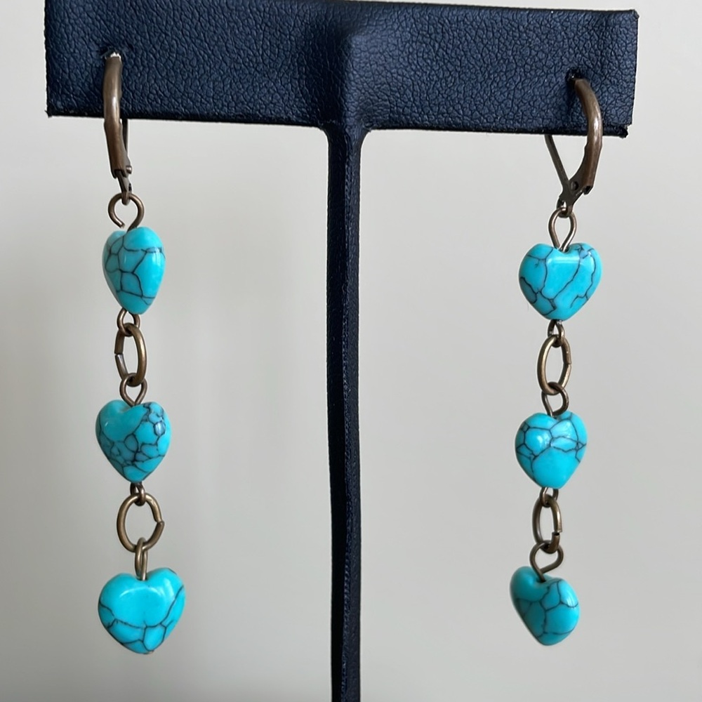 HAND CRAFTED EARRINGS Triple Turquoise Magnesite Hearts - Picture 6 of 10